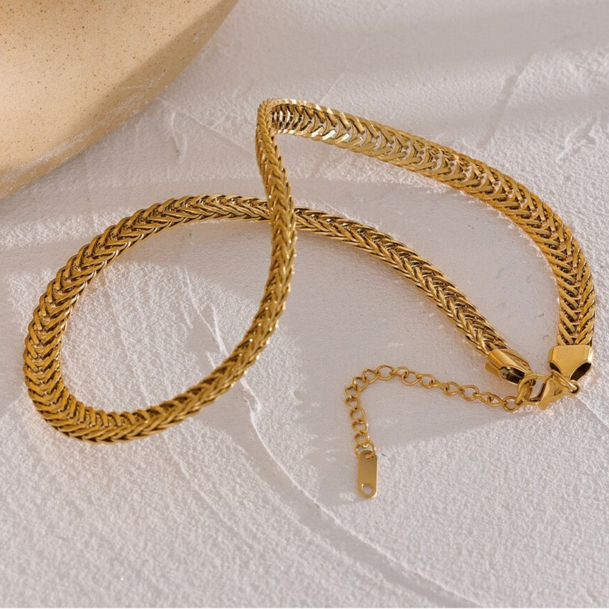 HARRISA VERGLAS NECKLACE
